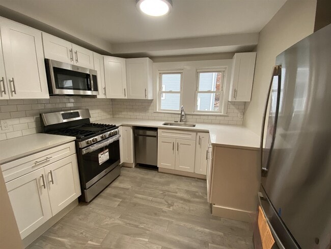 Building Photo - 8 Fiske Ave Unit 2