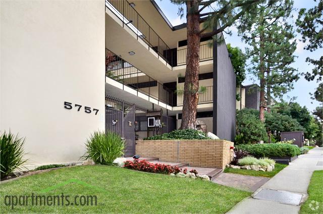 Building - Peninsula Apartments