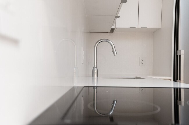 Photo - 160 Huron St Unit 108