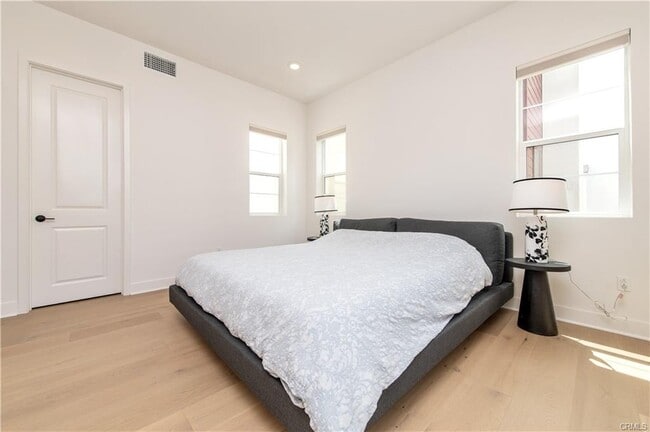 Building Photo - 146 Yugen Rental