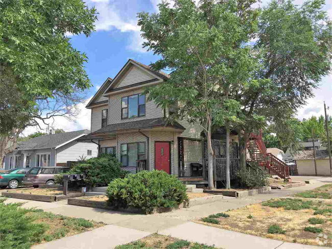 Building Photo - 1301 Rood Ave Unit 3 Rental