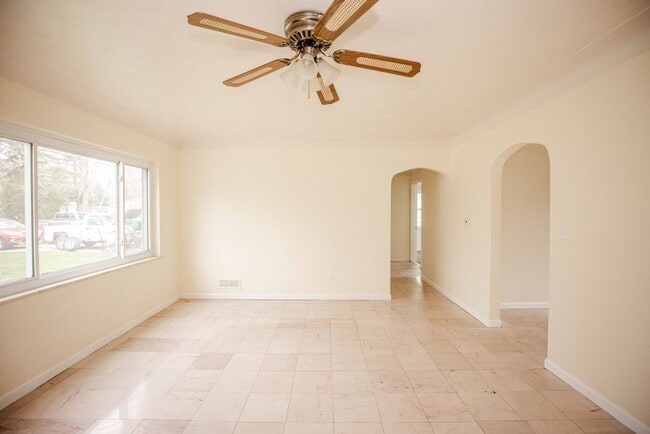 Photo - Beautiful Three Bedroom Home For Rent In Washington Local!