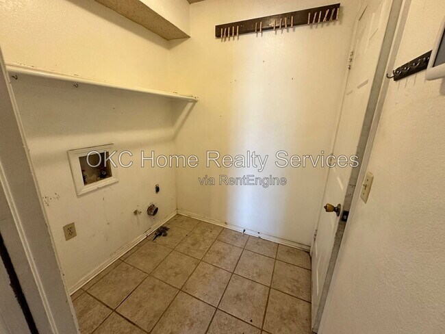 Photo - 8300 NW 86th St