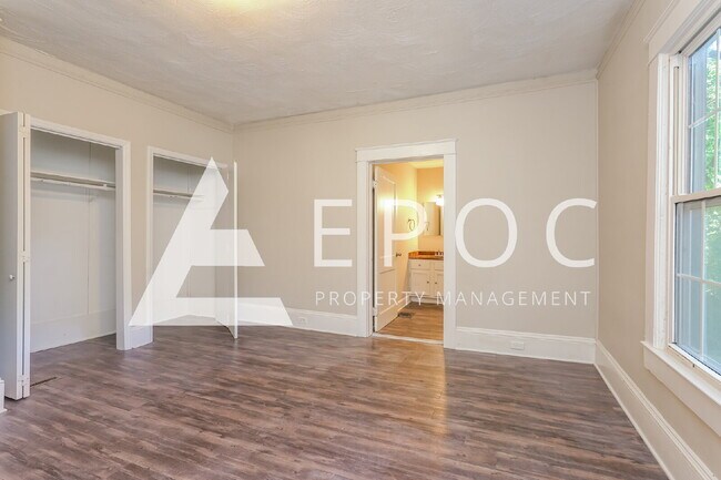 Photo - 125 E Devonshire St
