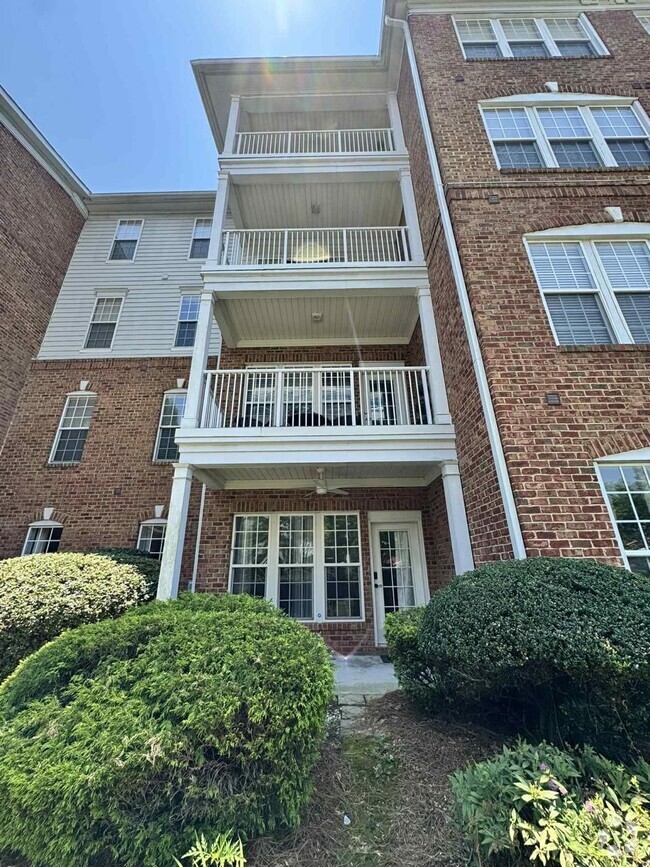 Building Photo - 14817 Santa Lucia Dr Rental
