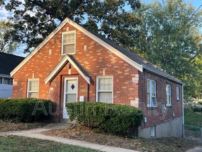 Photo - 2521 Cecelia Ave