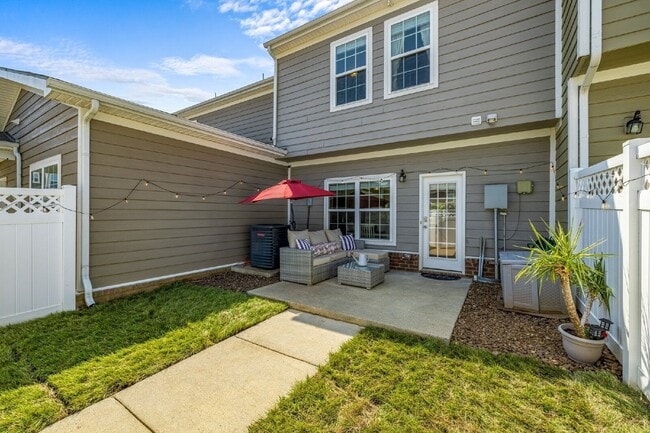 Photo - 409 Oldbury Ln