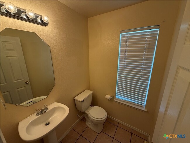 Photo - 212 Lottie Ln