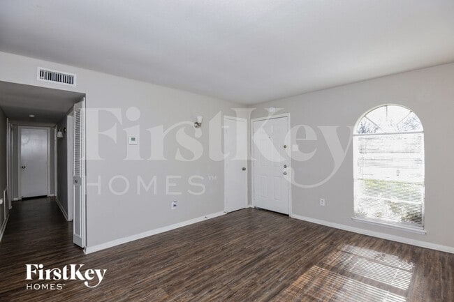 Photo - 129 Sheffield Dr