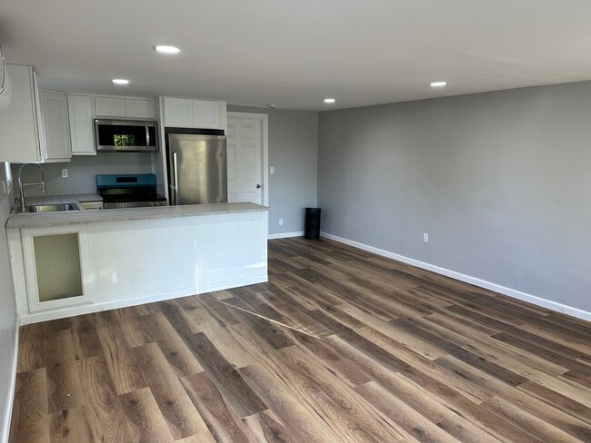 Building Photo - 26 S Grand St Unit #B
