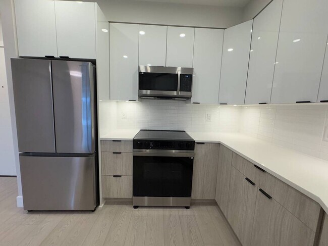 Photo - 11655 Fraser St Unit 519