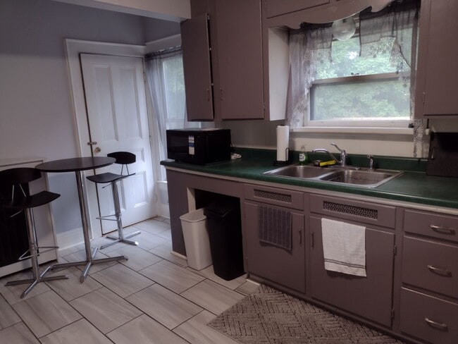 Building Photo - 55 S Main St Unit 2 - 2nd floor Rental