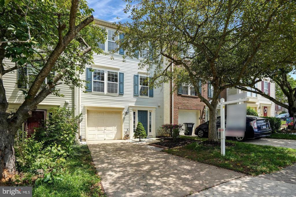 Photo - 10159 Elgin Way