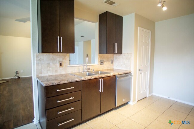 Photo - 1809 Herndon Dr House