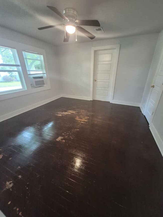 Photo - 204 Glover St