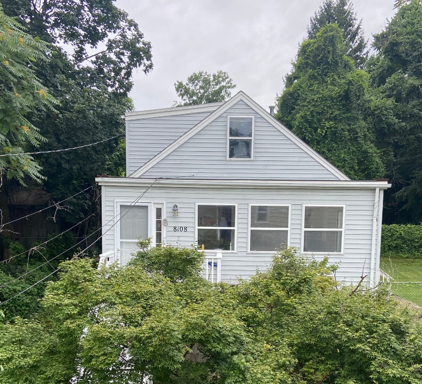 Unit 6, house - 8108 Greenwood Ave