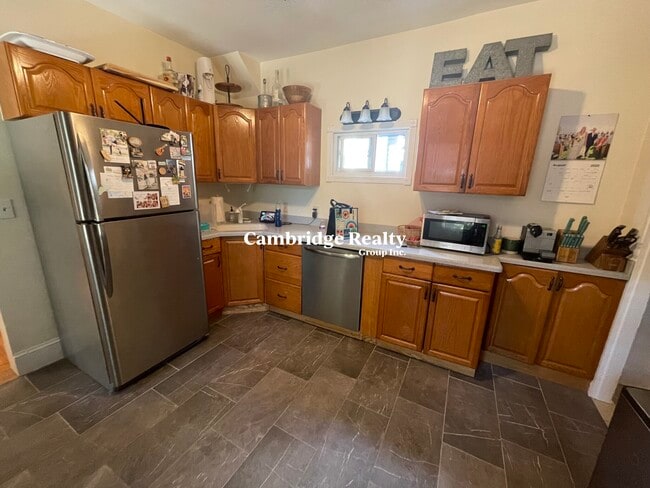 Building Photo - 19 Berkeley St Unit 1R