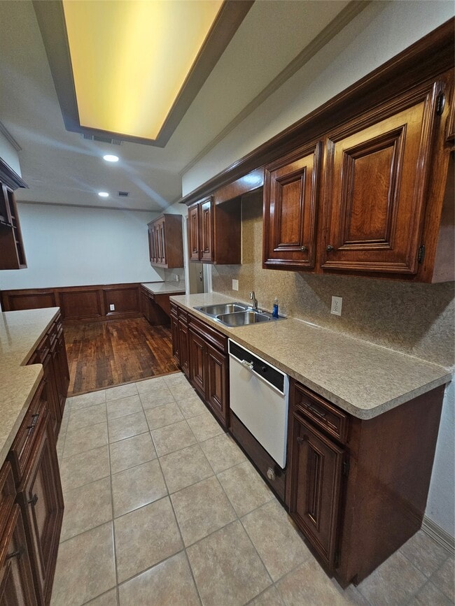 Photo - 10230 Pillot St