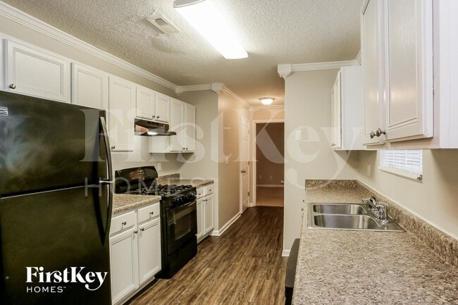Photo - 604 Rays Ln SE