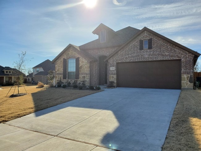Photo - 504 Endicott Dr