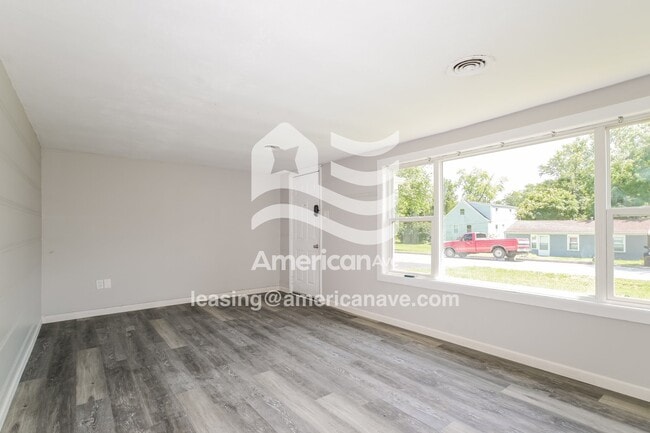 Photo - 9207 Bobb Ave