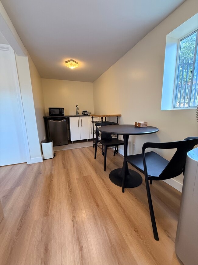 1295 Foothill Dr Unit Studio