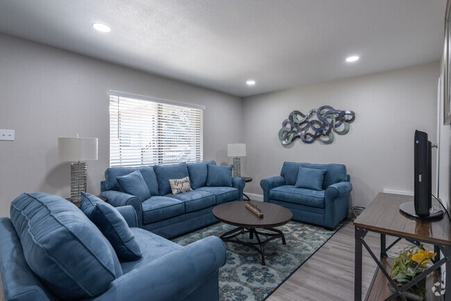2BR, 1BA - 853SF