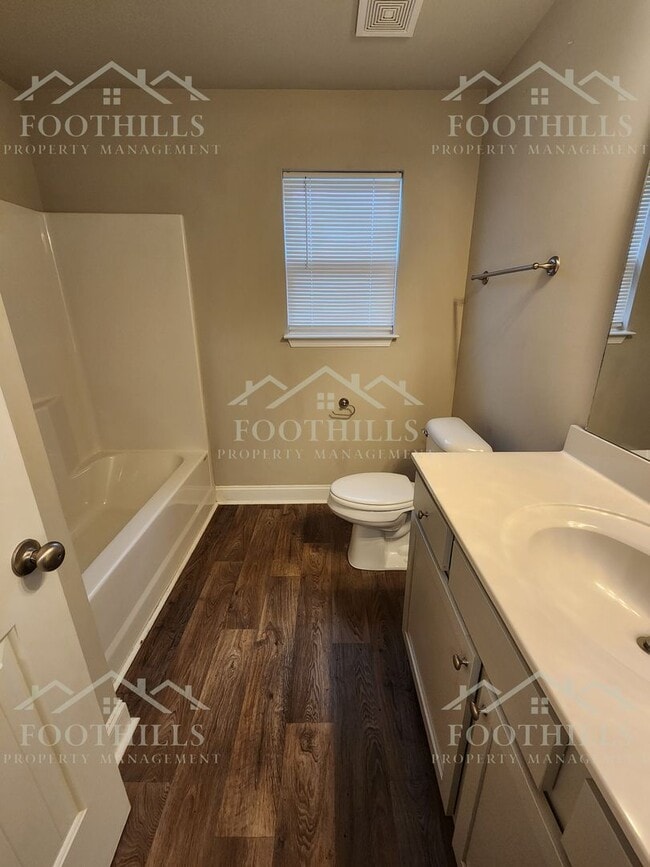 Photo - 104 David St