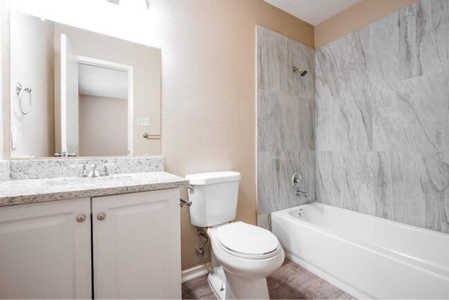 Photo - 5415 Vermillion Trail