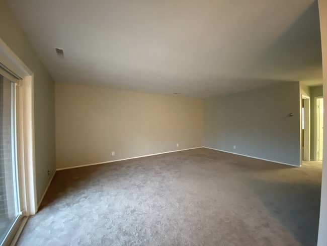 Living Room - 2500 Topsfield Rd Unit 410