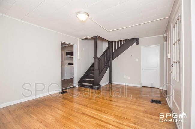 Photo - 427 Hood St