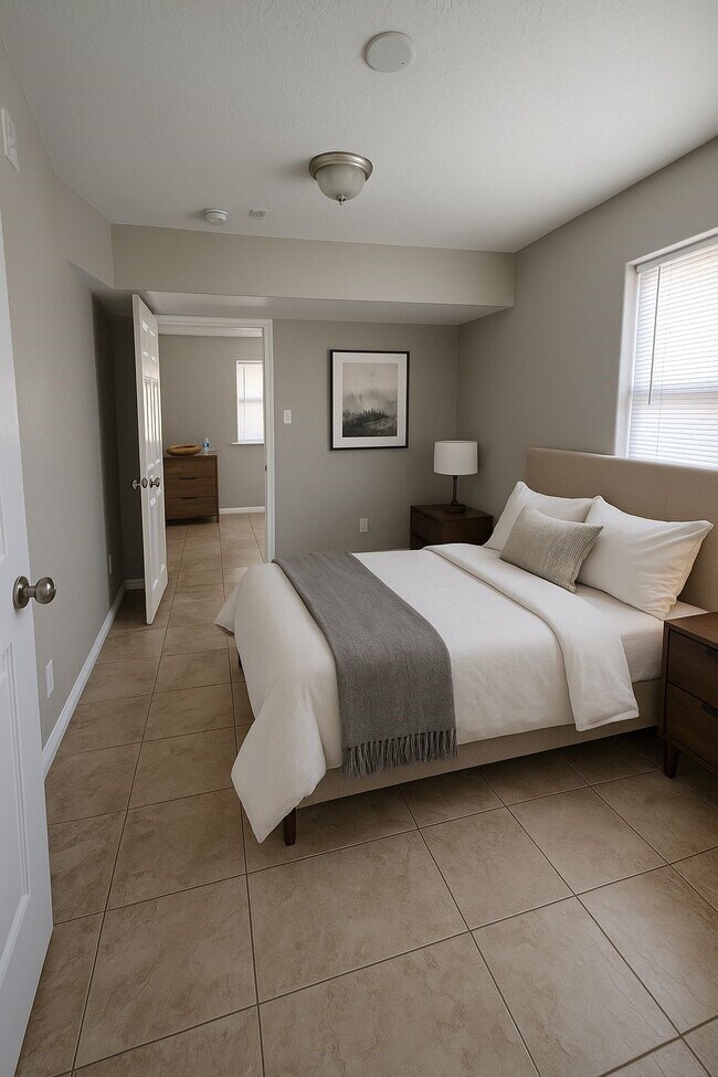 Building Photo - 1102 Ann Unit 1