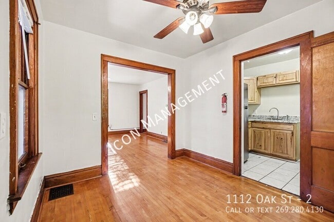 Photo - 1112 Oak St Unit 2