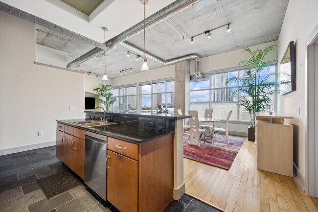 1901 Post Oak Blvd Unit 803