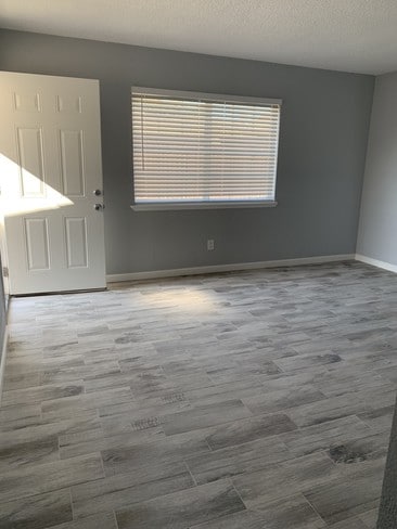 Photo - 308 N Second St Unidad B