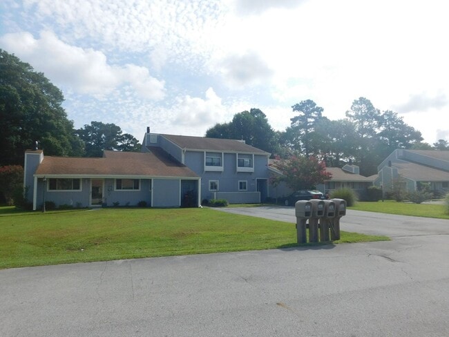 Building Photo - 149 Quarterdeck Rental