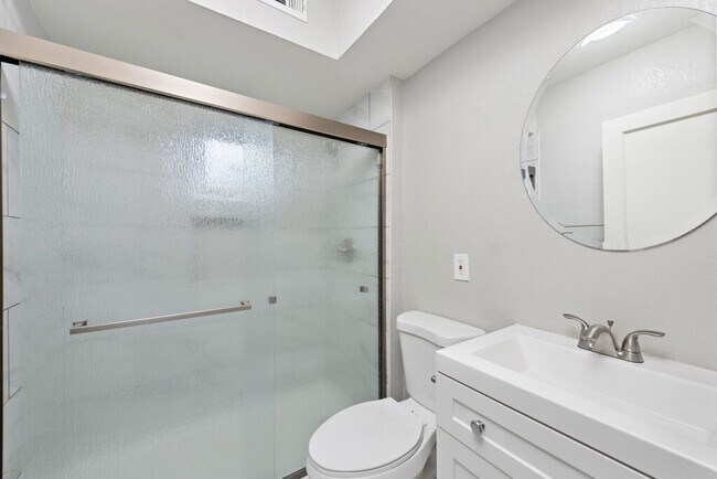 2805 CHARLOTTE