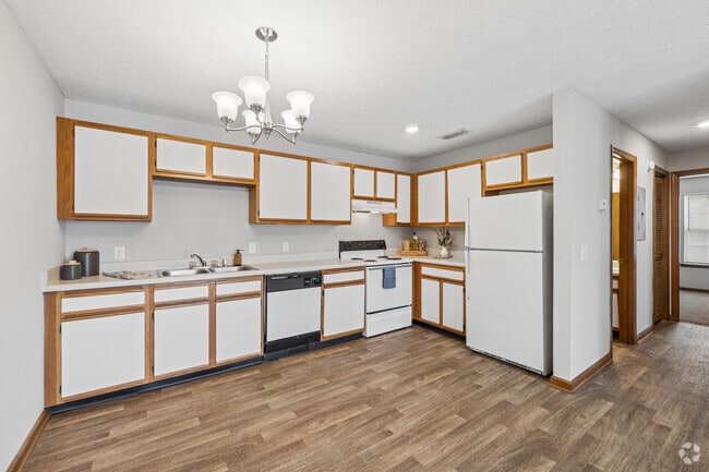 The Willow 2BR, 2BA - 886SF - Kitchen - Laurel Wood Apartments