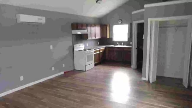 Photo - 2020 Family Ln.