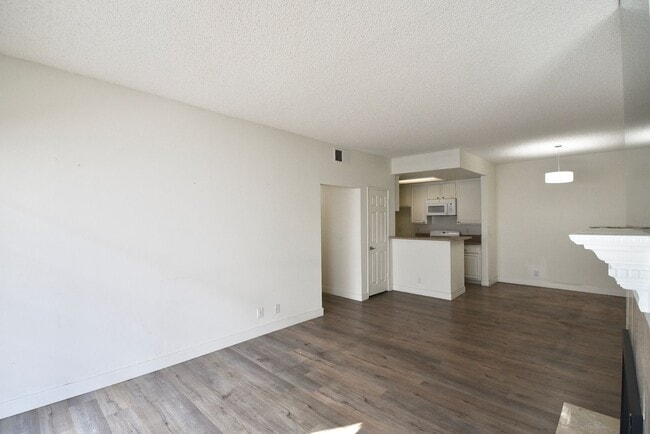 Photo - 11594 Moorpark St Unidad 104