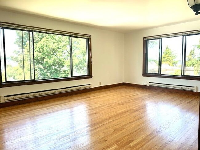 Photo - Sir Lancelot Apartments