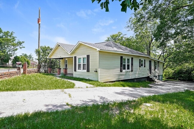Photo - 5224 Ridgeway St