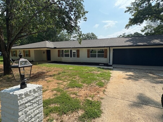 Building Photo - 307 Indian Mound Rd Rental
