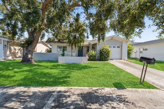 Building Photo - 4456 Great Lakes Dr N