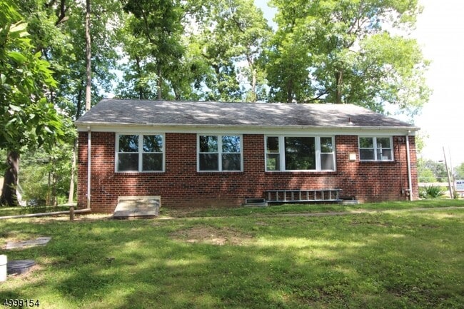 Building Photo - 117 US-202