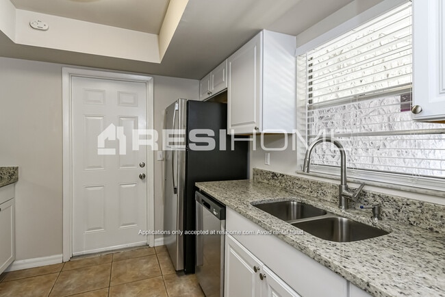 Photo - 3848 Beachman Dr
