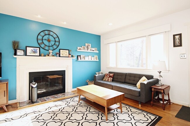 Photo - Nicely Updated Pet-Friendly N.Downtown/Locust Grove Home