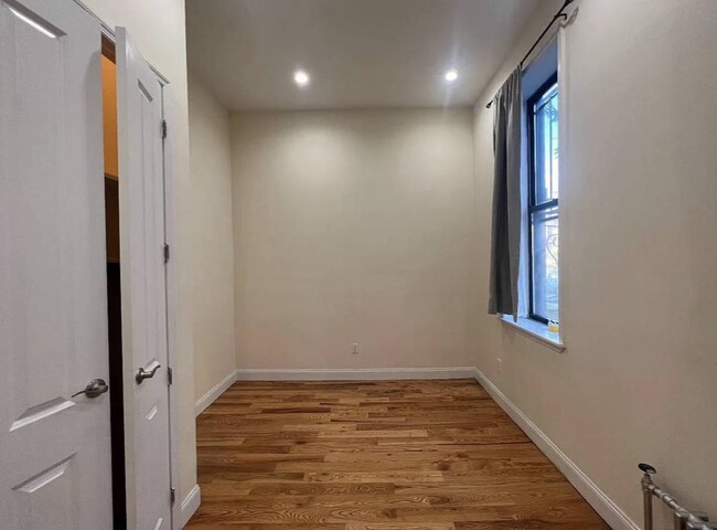 Photo - 1603 Yates Ave Unit 7