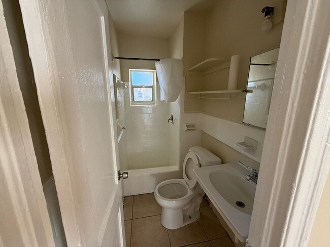 Photo - Nice 2-1 house