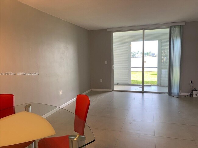 Photo - 3010 Marcos Dr Unit R105